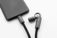 60W kabel na mobilní telefon RPET s poutkem černá s potiskem loga - foto 4