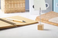 bambusový stojánek s klipem přírodní s potiskem loga - foto 2