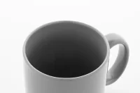 barevný keramický hrnek šedá s potiskem loga - foto 3