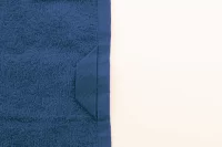 bavlněný froté ručník - 70×140 cm tmavě modrá s potiskem loga - foto 3