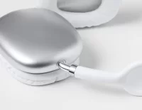 bezdrátová sluchátka bílá s potiskem loga - foto 8