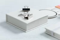 blok z krabice od mléka bílá s potiskem loga - foto 6