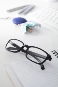 brýle na čtení černá s potiskem loga - foto 2