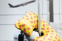 cestovní polštář na zakázku bílá s potiskem loga - foto 10