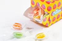 dávkovač bonbónů na zakázku bílá s potiskem loga - foto 4