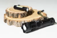 dobíjecí baterka černá s potiskem loga - foto 10