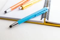 dotykové kuličkové pero světle modrá s potiskem loga - foto 2