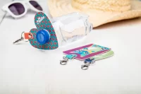 držák na PET láhve  bílá s potiskem loga - foto 3