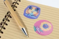 epoxy samolepky bílá s potiskem loga - foto 12