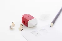 guma a ořezávátko červená s potiskem loga - foto 4