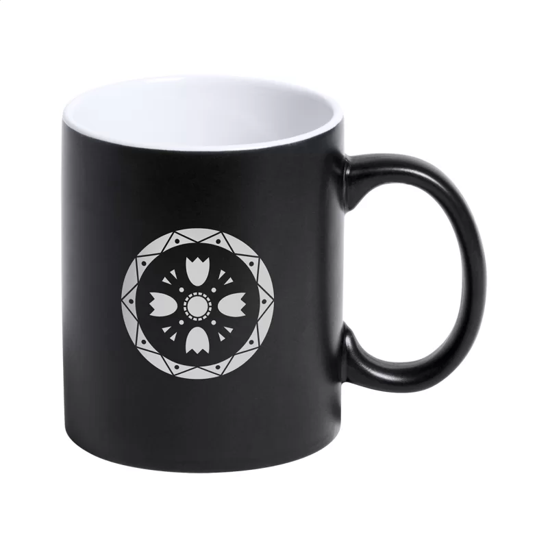 hrnek černá s potiskem loga