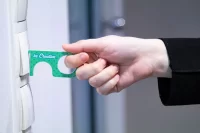 hygienický klíč bílá s potiskem loga - foto 11