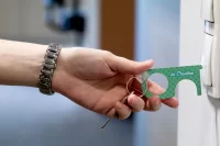 hygienický klíč bílá s potiskem loga - foto 6