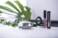 kartáč na vlasy stříbrná s potiskem loga - foto 2