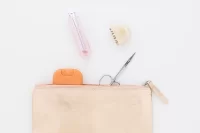 kosmetická taštička růžová s potiskem loga - foto 3