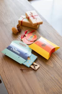 krabička na povlak polštáře bílá s potiskem loga - foto 5