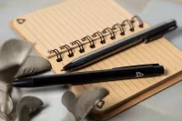 kuličkové pero tmavě šedá s potiskem loga - foto 7