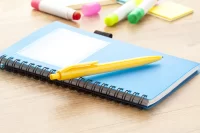 kuličkové pero žlutá s potiskem loga - foto 2