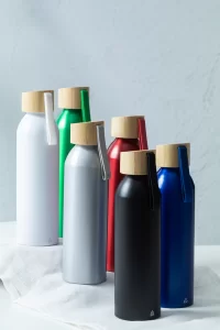 láhev z recyklovaného hliníku bílá s potiskem loga - foto 7