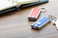 led přívěšek modrá s potiskem loga - foto 3