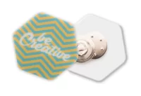 magnetický odznak bílá s potiskem loga - foto 8