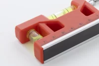 multifunkční přívěšek na klíče červená s potiskem loga - foto 3