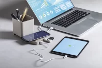 multifunkční stojánek na pera béžová s potiskem loga - foto 4