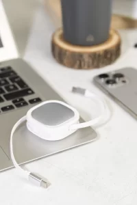 nabíjecí kabel USB-C 60W bílá s potiskem loga - foto 4