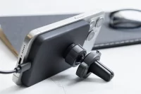 nabíječka s držákem na mobil do auta černá s potiskem loga - foto 7