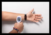 náramek s teploměrem černá s potiskem loga - foto 5