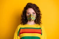 návlek na obličejovou masku bílá s potiskem loga - foto 8