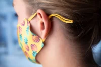 obličejová maska na zakázku žlutá s potiskem loga - foto 7