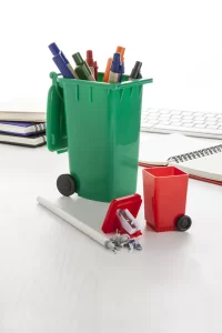 ořezávátko červená s potiskem loga - foto 3