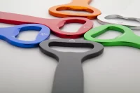 otvírák na láhve oranžová s potiskem loga - foto 3