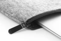 plstěná taška na notebook RPET šedá s potiskem loga - foto 4