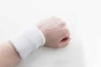 potítko bílá s potiskem loga - foto 2