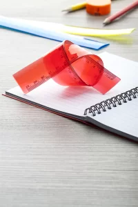 pravítko červená s potiskem loga - foto 3