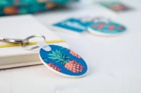 přívěšek na klíče bílá s potiskem loga - foto 10