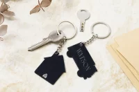 přívěšek na klíče černá s potiskem loga - foto 5