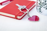 přívěšek na klíče červená s potiskem loga - foto 4