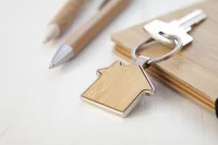 přívěšek na klíče přírodní s potiskem loga - foto 3