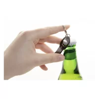 přívěšek na klíče s otvírákem na láhve černá s potiskem loga - foto 4