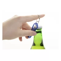 přívěšek na klíče s otvírákem na láhve modrá s potiskem loga - foto 6