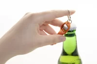 přívěšek na klíče s otvírákem na láhve oranžová s potiskem loga - foto 6