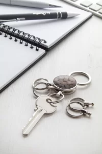 přívěšek na klíče stříbrná s potiskem loga - foto 6