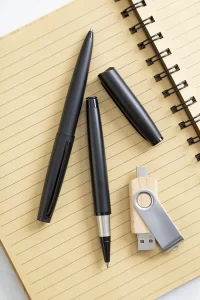 psací sada černá s potiskem loga - foto 6