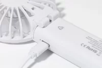 RABS dobíjecí ruční větráček  bílá s potiskem loga - foto 2