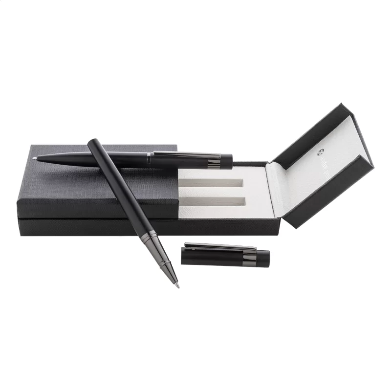 sada per černá s potiskem loga