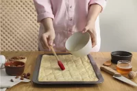 štětec na pečení červená s potiskem loga - foto 3