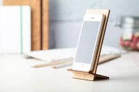 stojánek na mobil přírodní s potiskem loga - foto 2